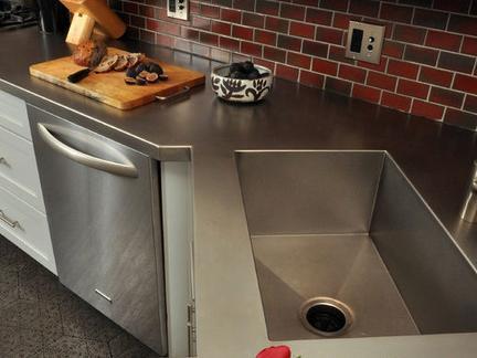 廚房不銹鋼臺面用了8年，告訴你究竟好不好，很多人都想錯了